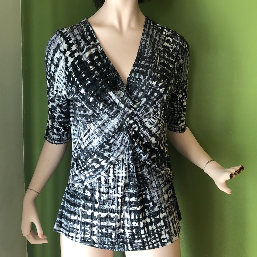 Women’s black and gray plaid top NWT  XL